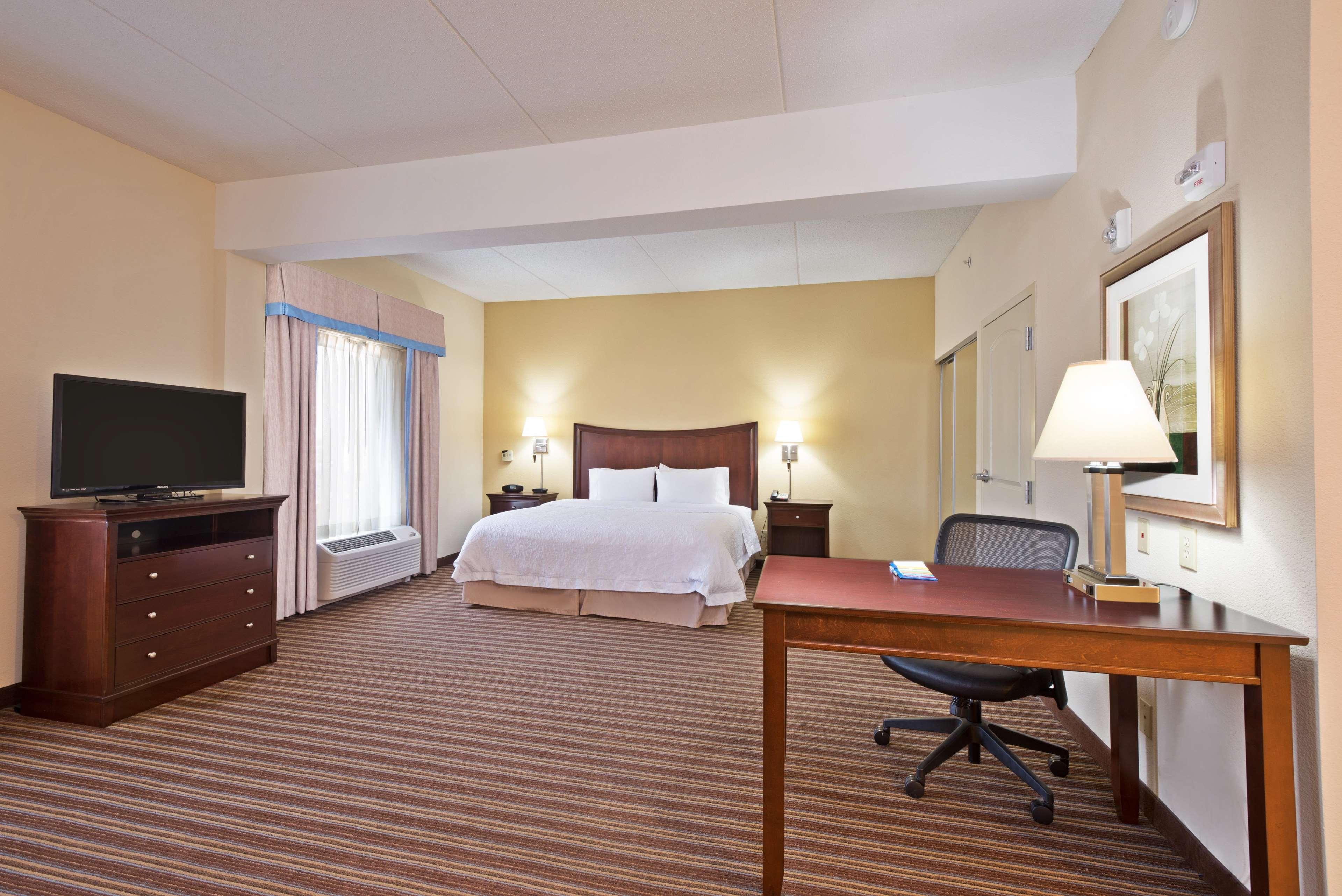 Hampton Inn Gainesville-Haymarket Exterior photo
