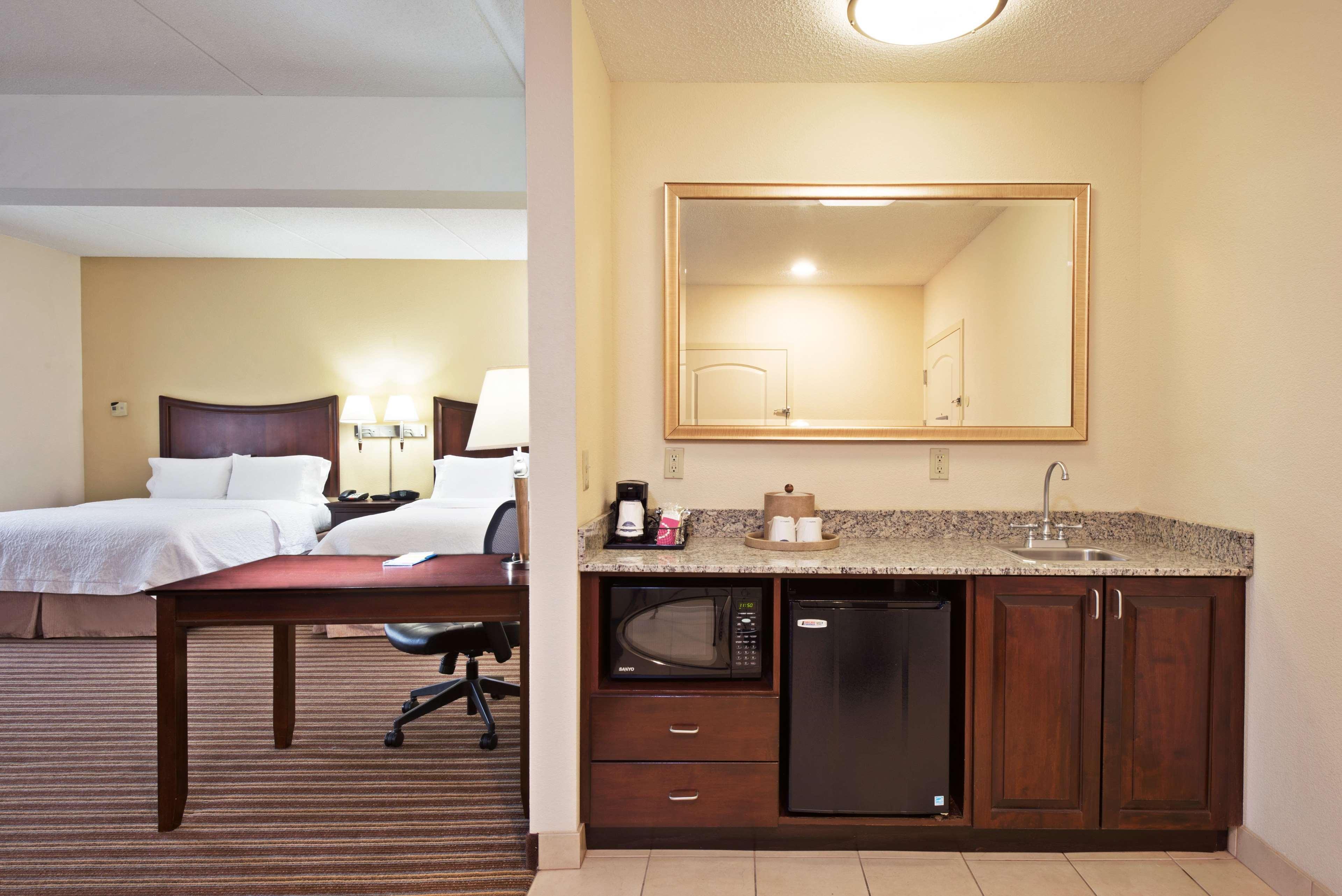 Hampton Inn Gainesville-Haymarket Exterior photo