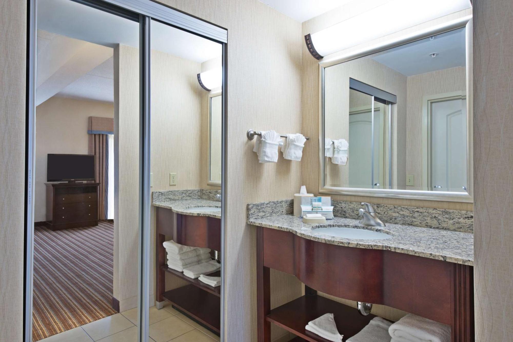 Hampton Inn Gainesville-Haymarket Exterior photo